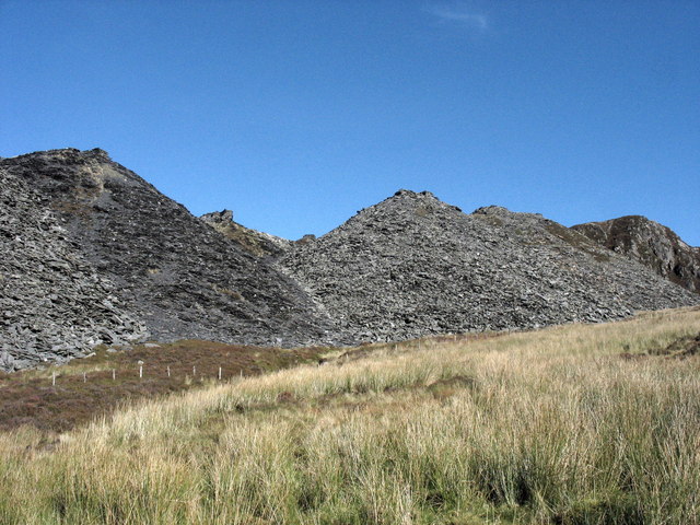 Spoil_tips_of_Bowydd_Quarry_-_geograph.org.uk_-_607460.jpg