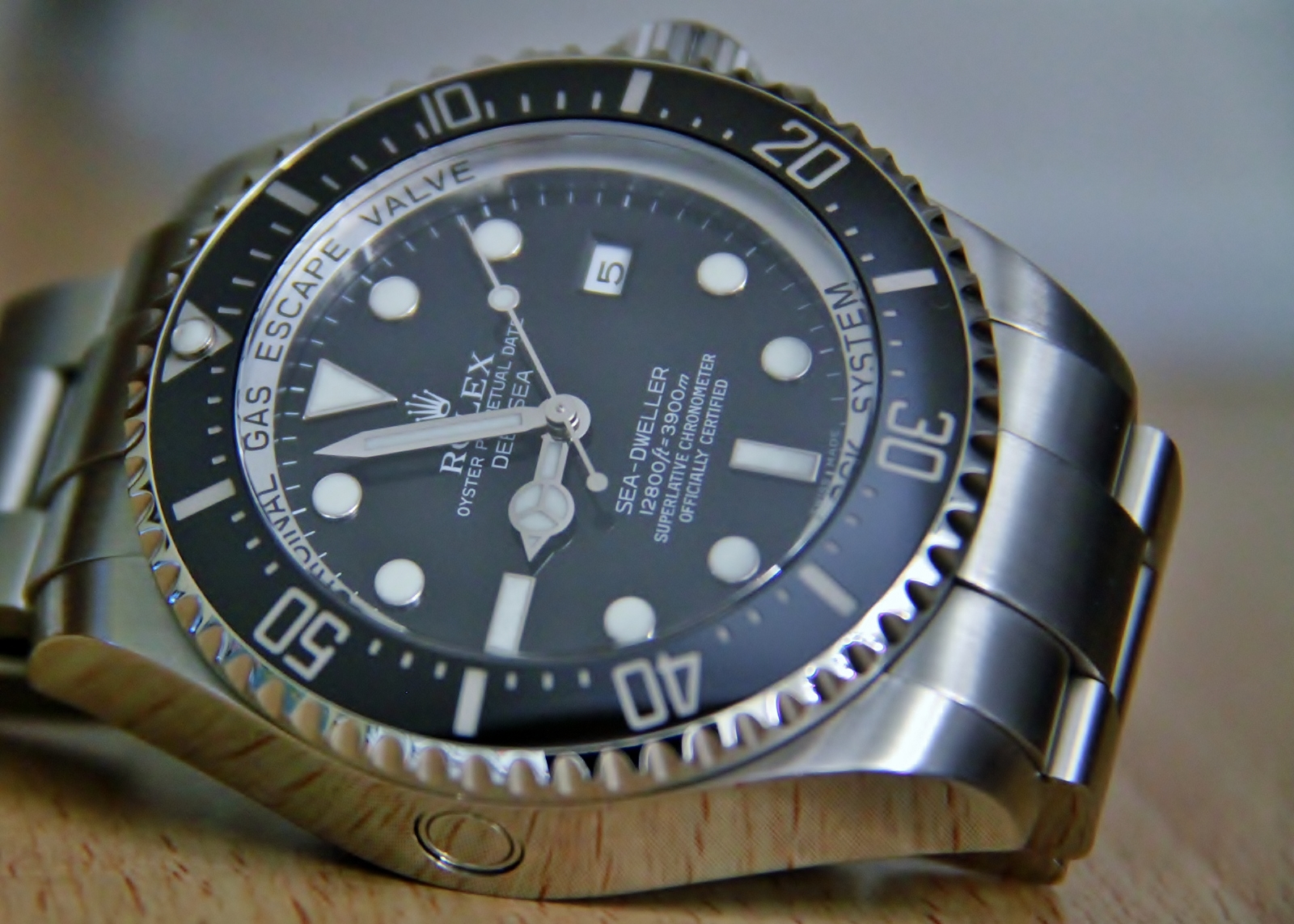 Rolex_Deepsea_Oyster_Perpetual_Reference_code_116660.JPG