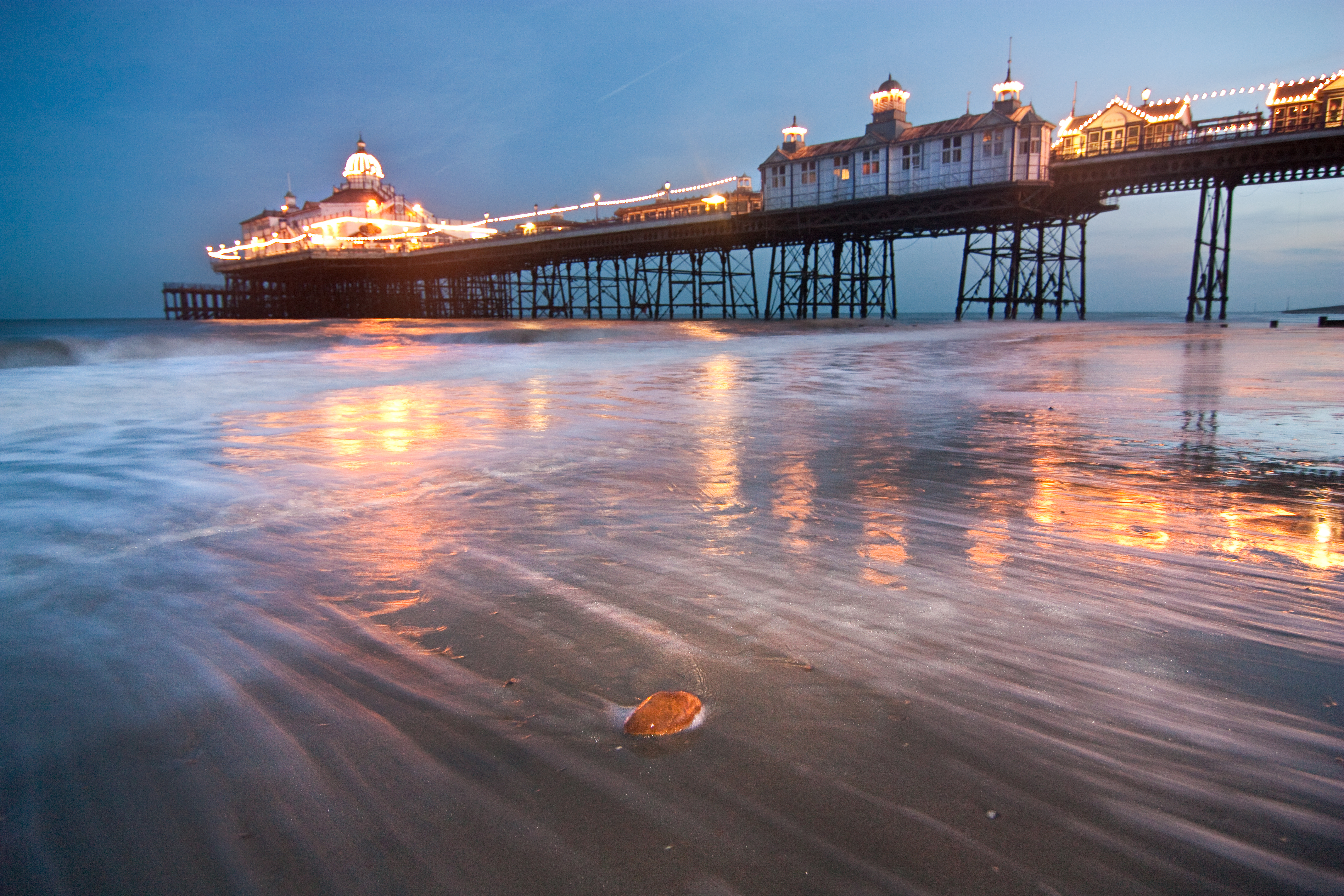 File:Eastbourne sunset2.jpg - Wikimedia Commons