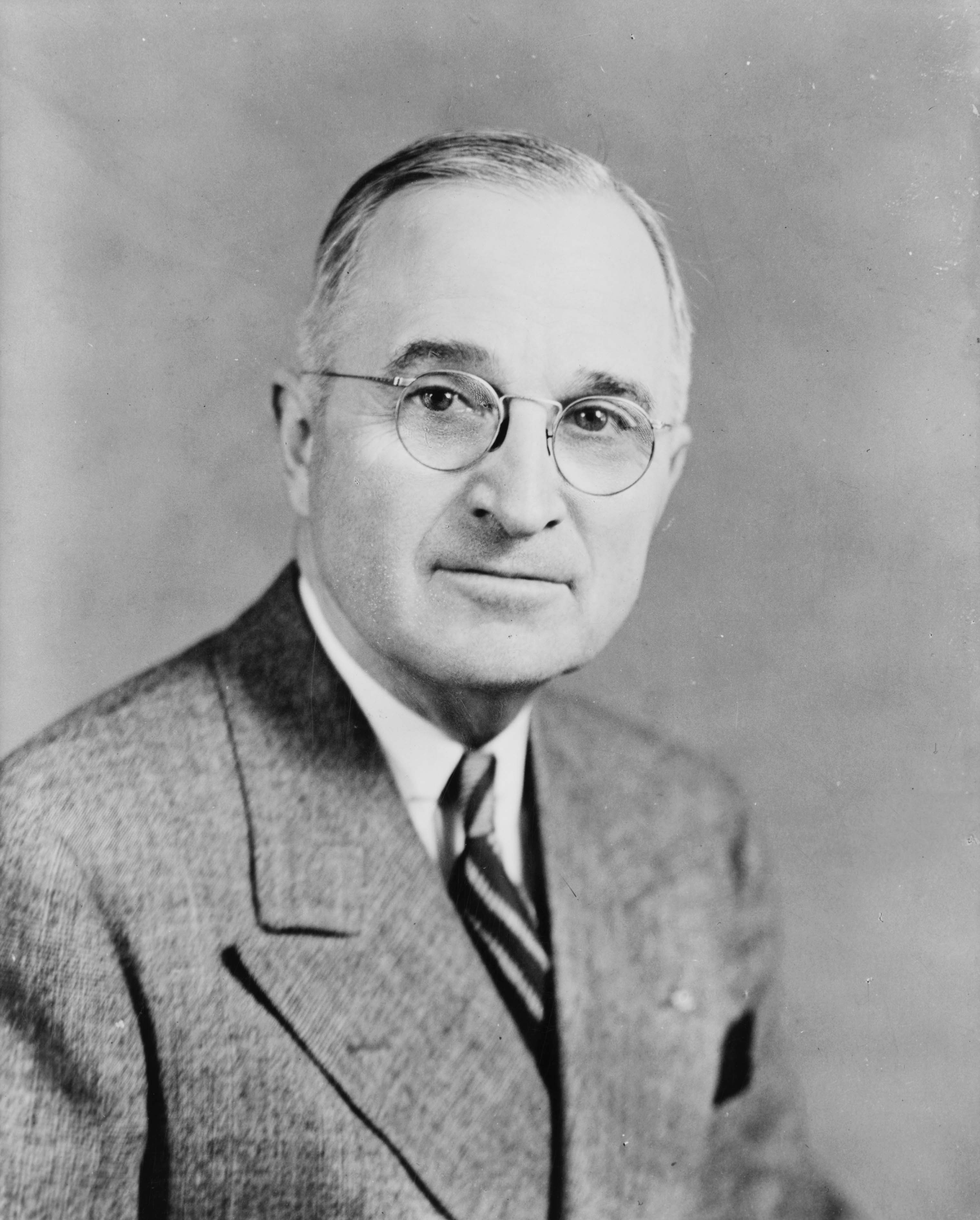 http://upload.wikimedia.org/wikipedia/commons/e/e2/Harry_S_Truman,_bw_half-length_photo_portrait,_facing_front,_1945.jpg