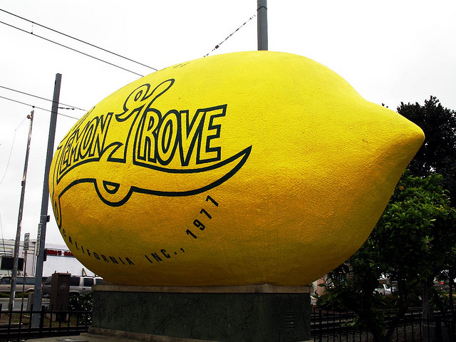 : Lemon Grove monument.jpg