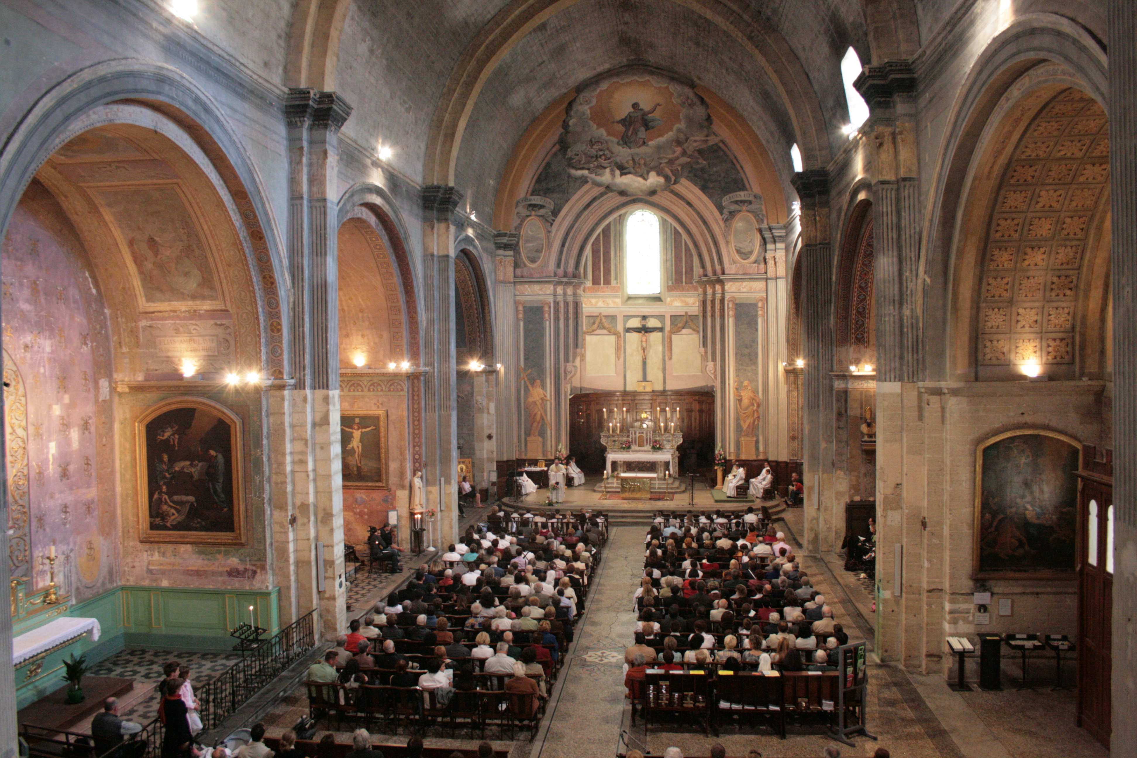 Interieur de la cathédrale Notre Dame de Nazareth d Orange