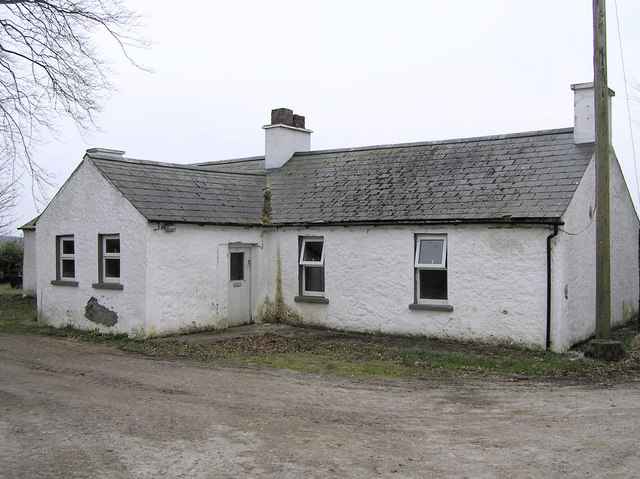 Old cottage at Drumenny - geograph.org.uk - 141992.jpg