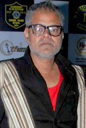 Sanjay Mishra at 60th Filmfare Award (cropped).jpg