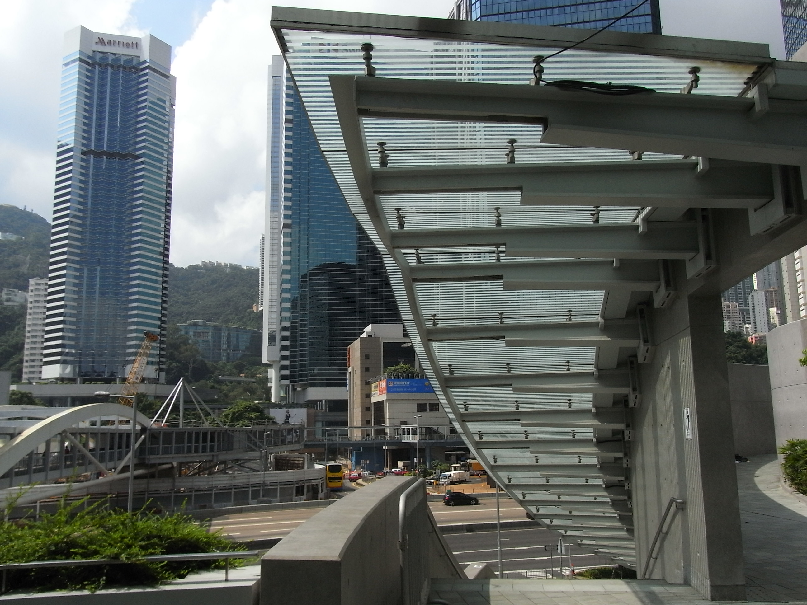 File:HK Admiralty Tamar Park glass covered footbridge walkway view JW ...