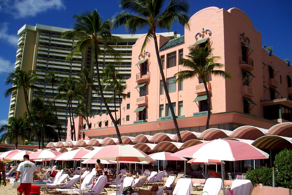 Royal Hawaiian Hotel - File:Royal Hawaiian Hotel.jpg - Wikimedia Commons