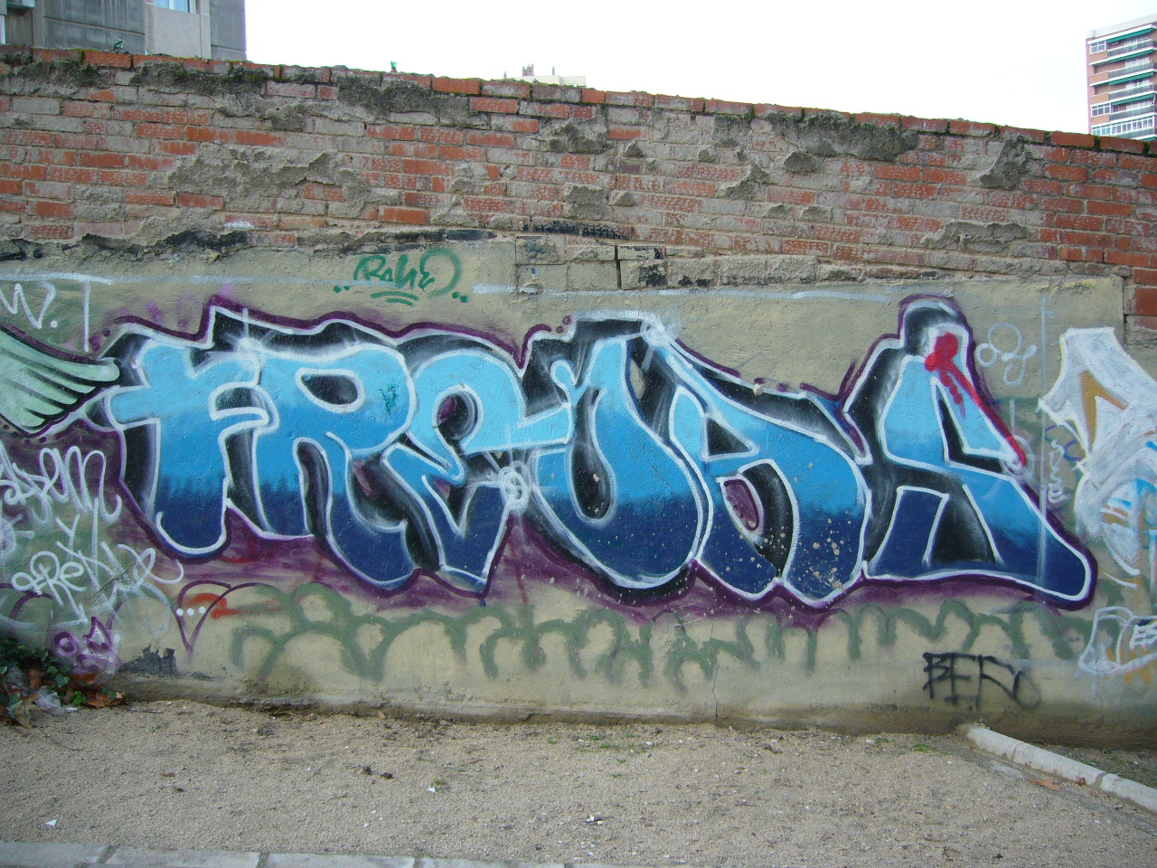 Resimler 11 Grafiti_Pinar_Chamartín_2