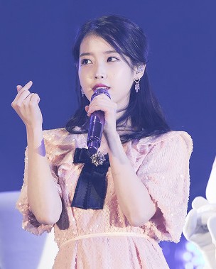 IU at her concert "dlwlrma", 18 November 2018 09