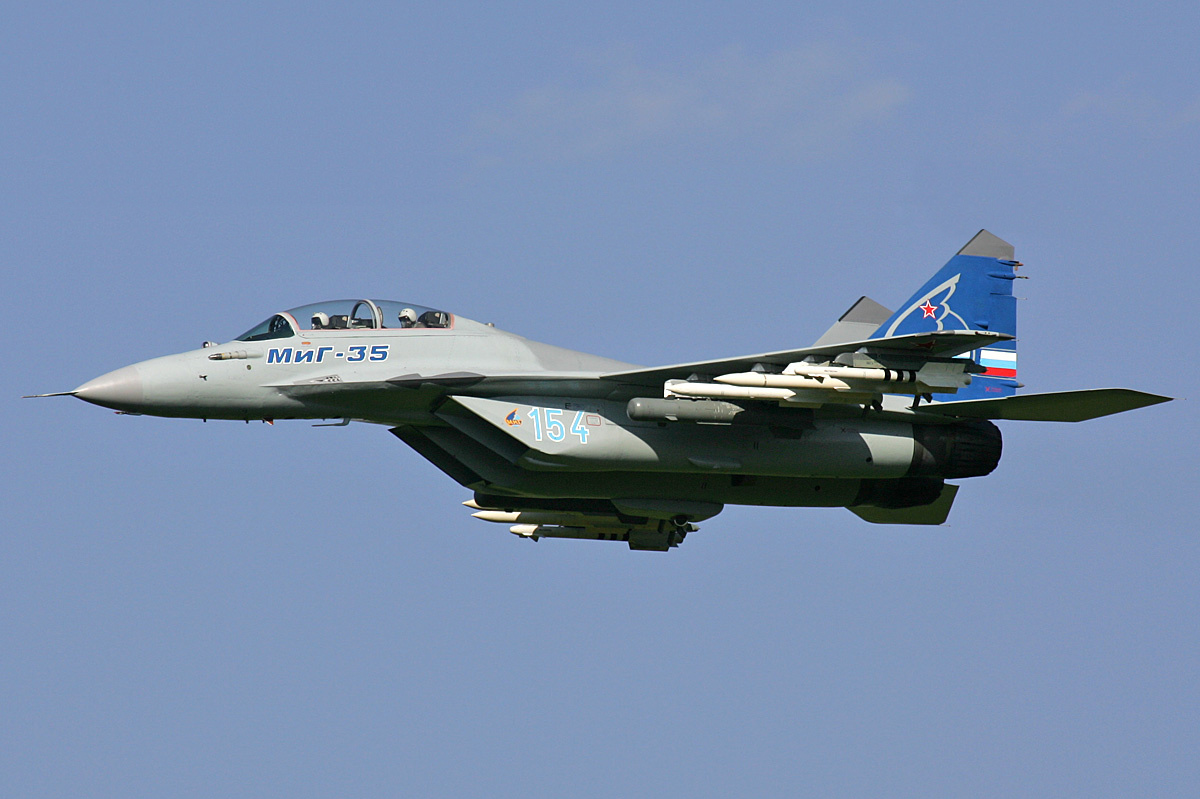 اجمل صور اقوى طائرات الجيل الرابع وطائرات الرابع والنصف Mikoyan-Gurevich_MiG-35_MAKS'2007_Pichugin