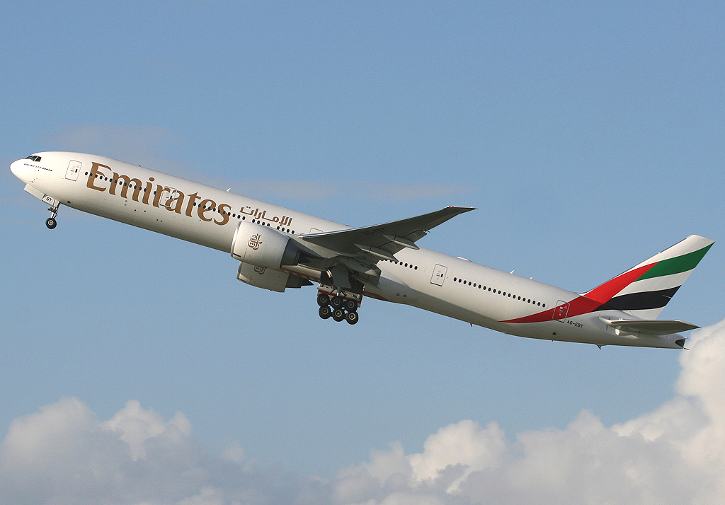 File:Emirates Boeing 777-300ER Spijkers.jpg - Wikimedia Commons