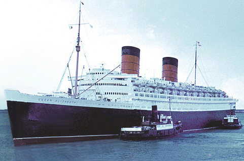 RMS_Queen_Elizabeth_tug.jpg