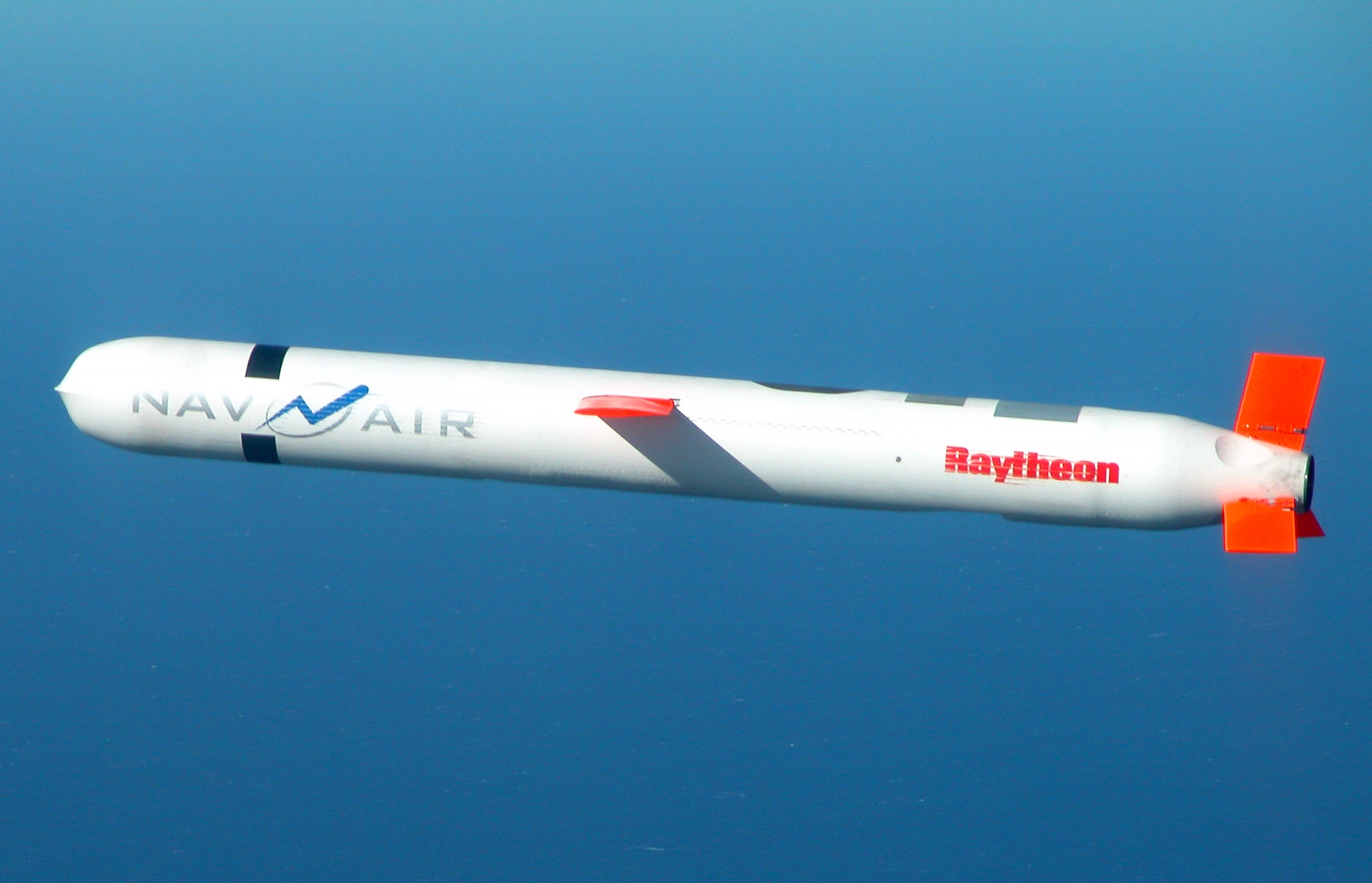 Tomahawk_Block_IV_cruise_missile_-crop.jpg