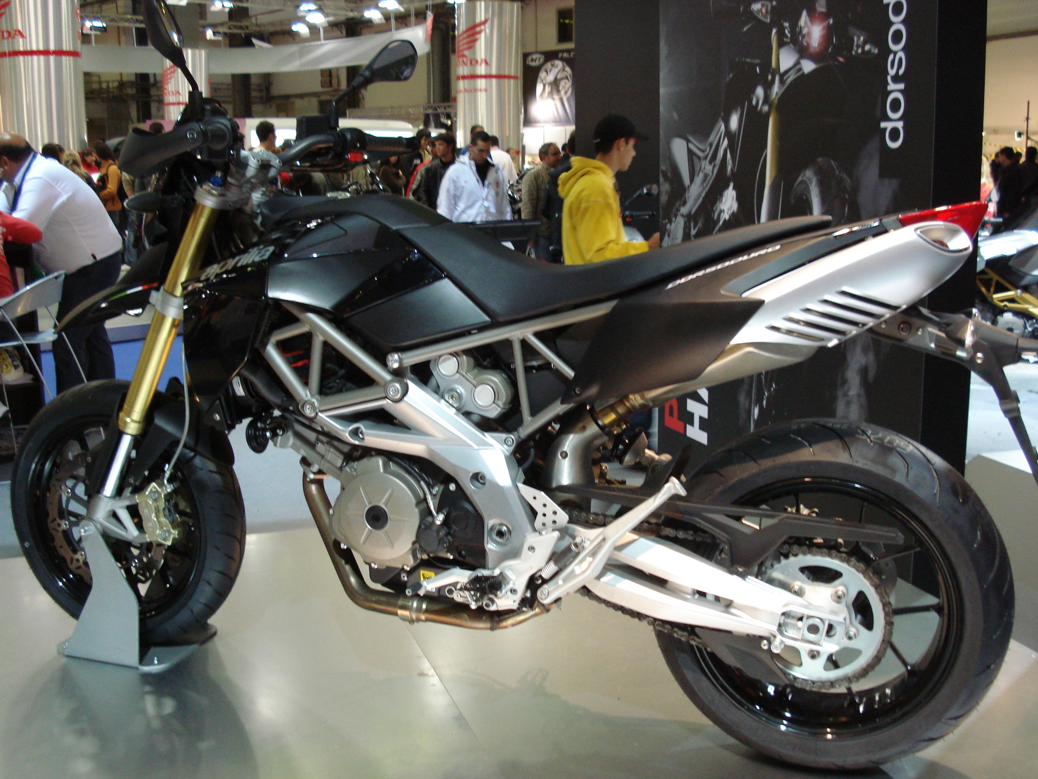 aprilia 750