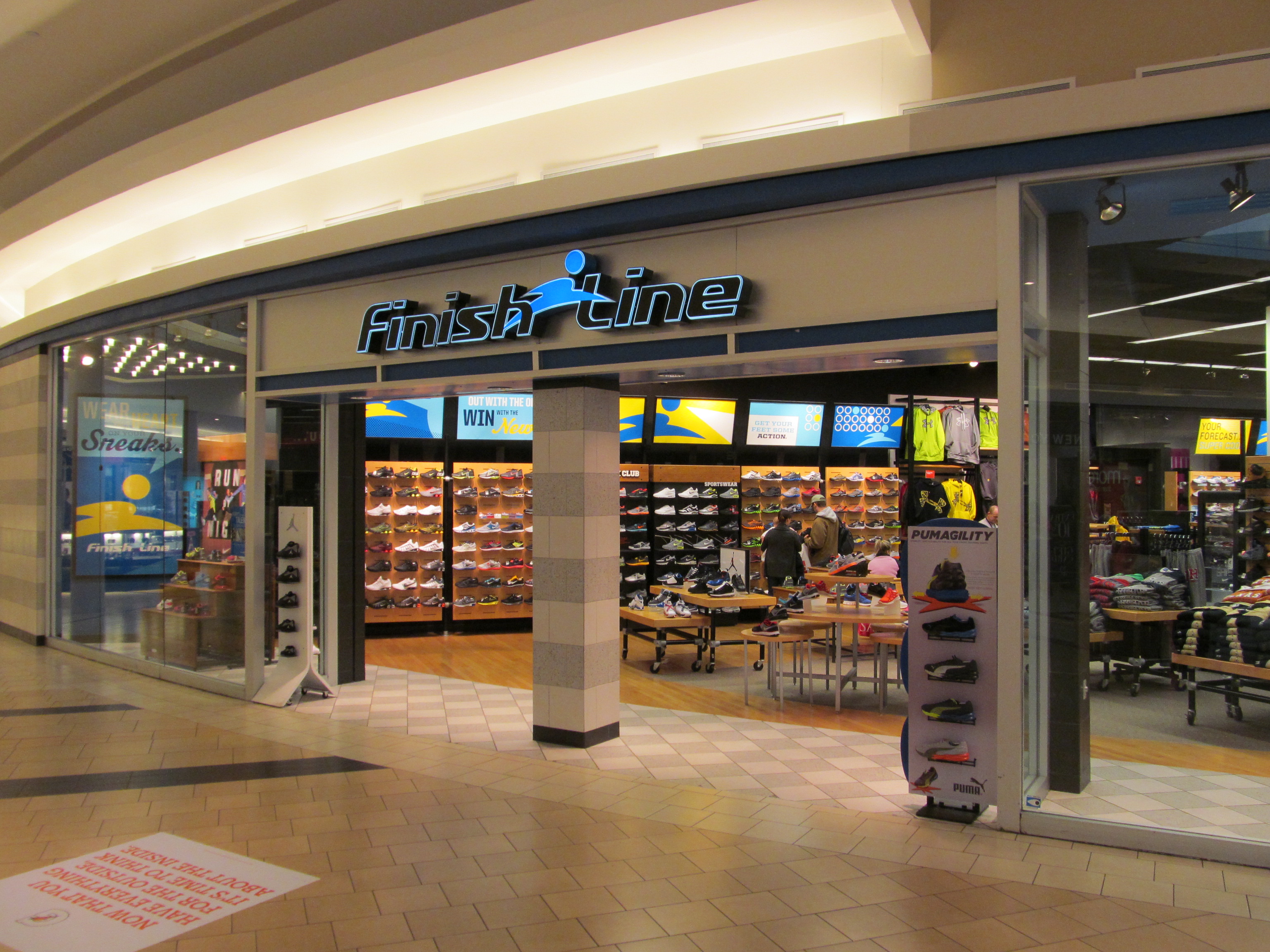 Description Finish Line, Northshore Mall, Peabody MA.jpg