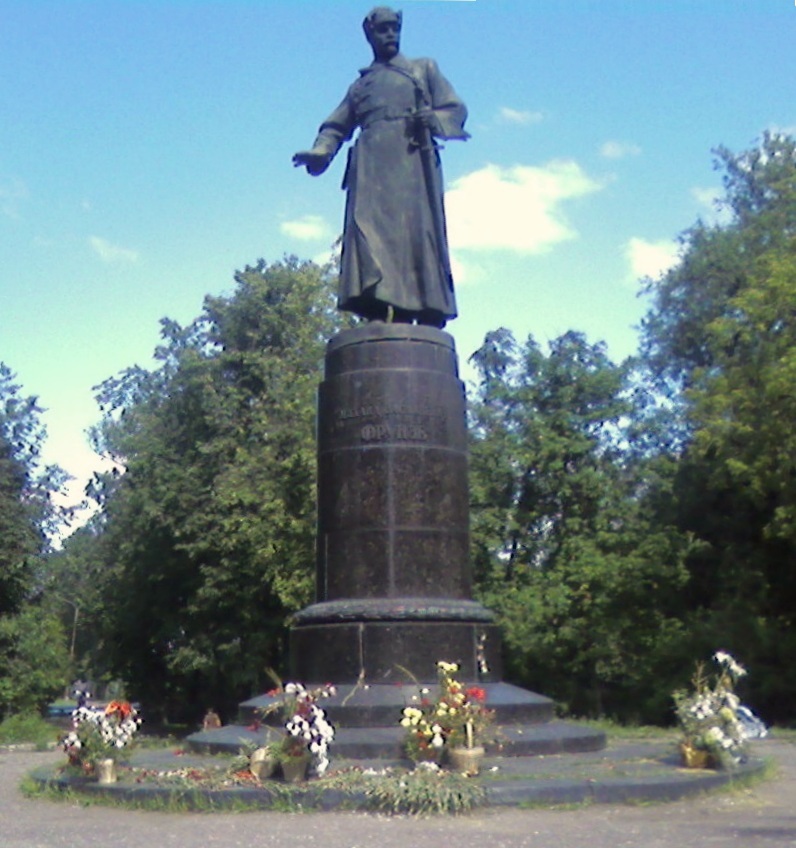 Памятник М.В. Фрунзе в г. Иваново.
