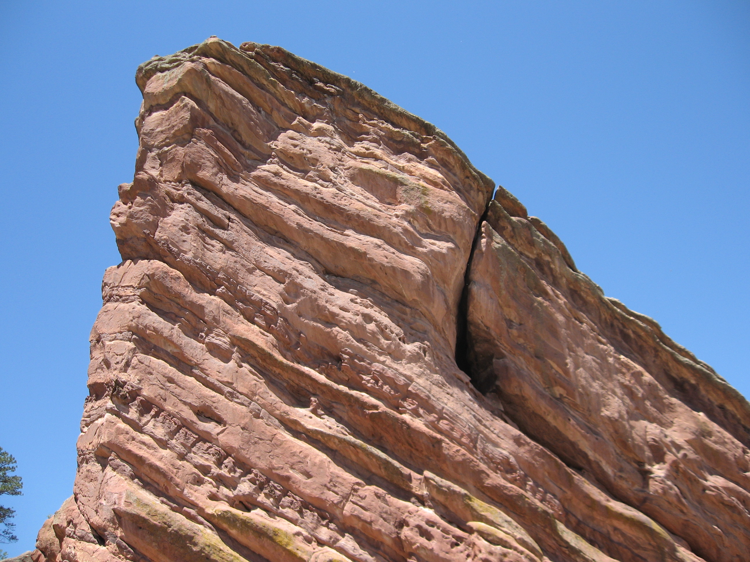 File:Red Rocks 2.JPG - Wikimedia Commons