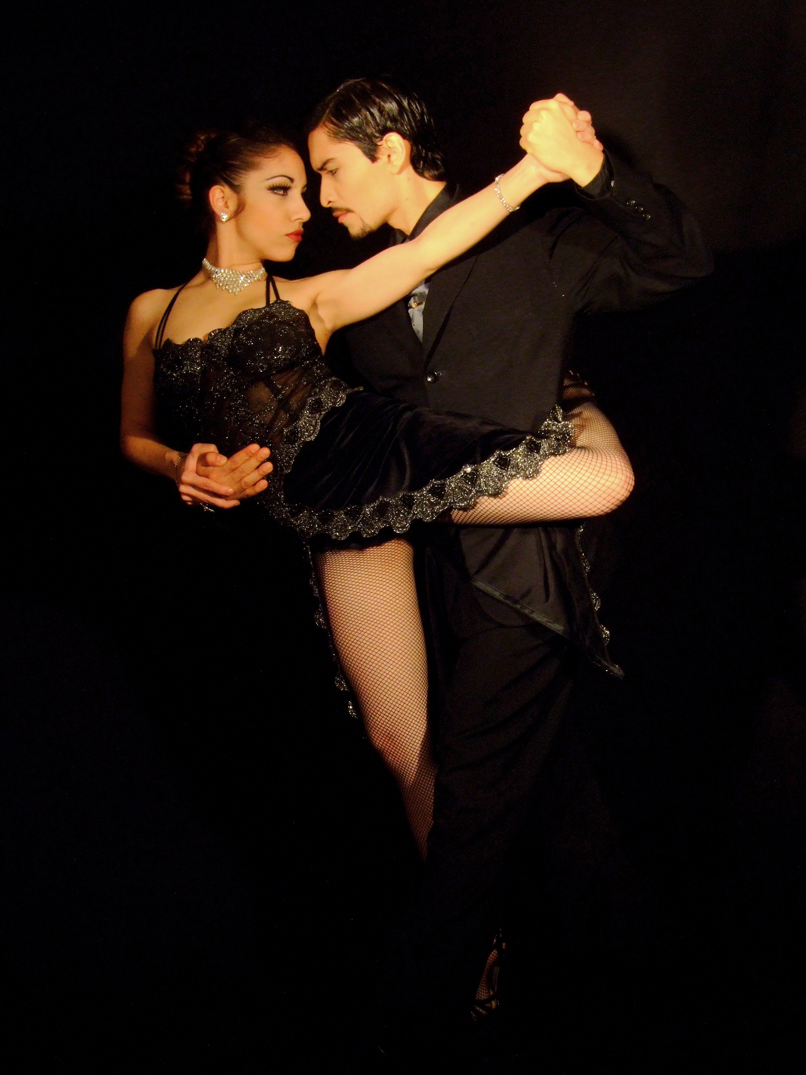 File:Tango dance 02.jpg - Wikimedia Commons