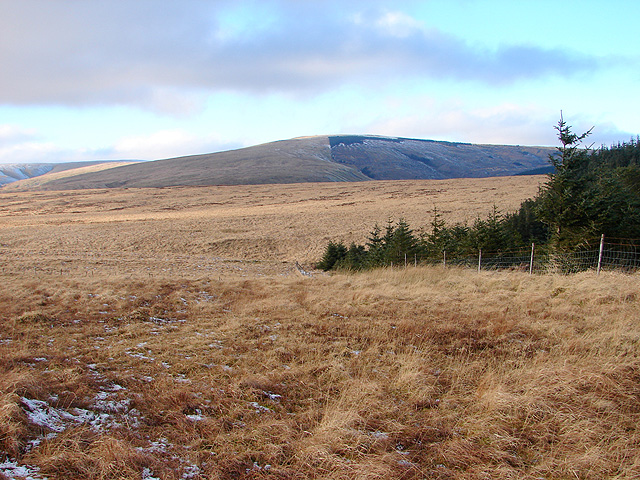File:A view towards Waun Goch and Bryn Daith - geograph.org.uk - 1113059.jpg