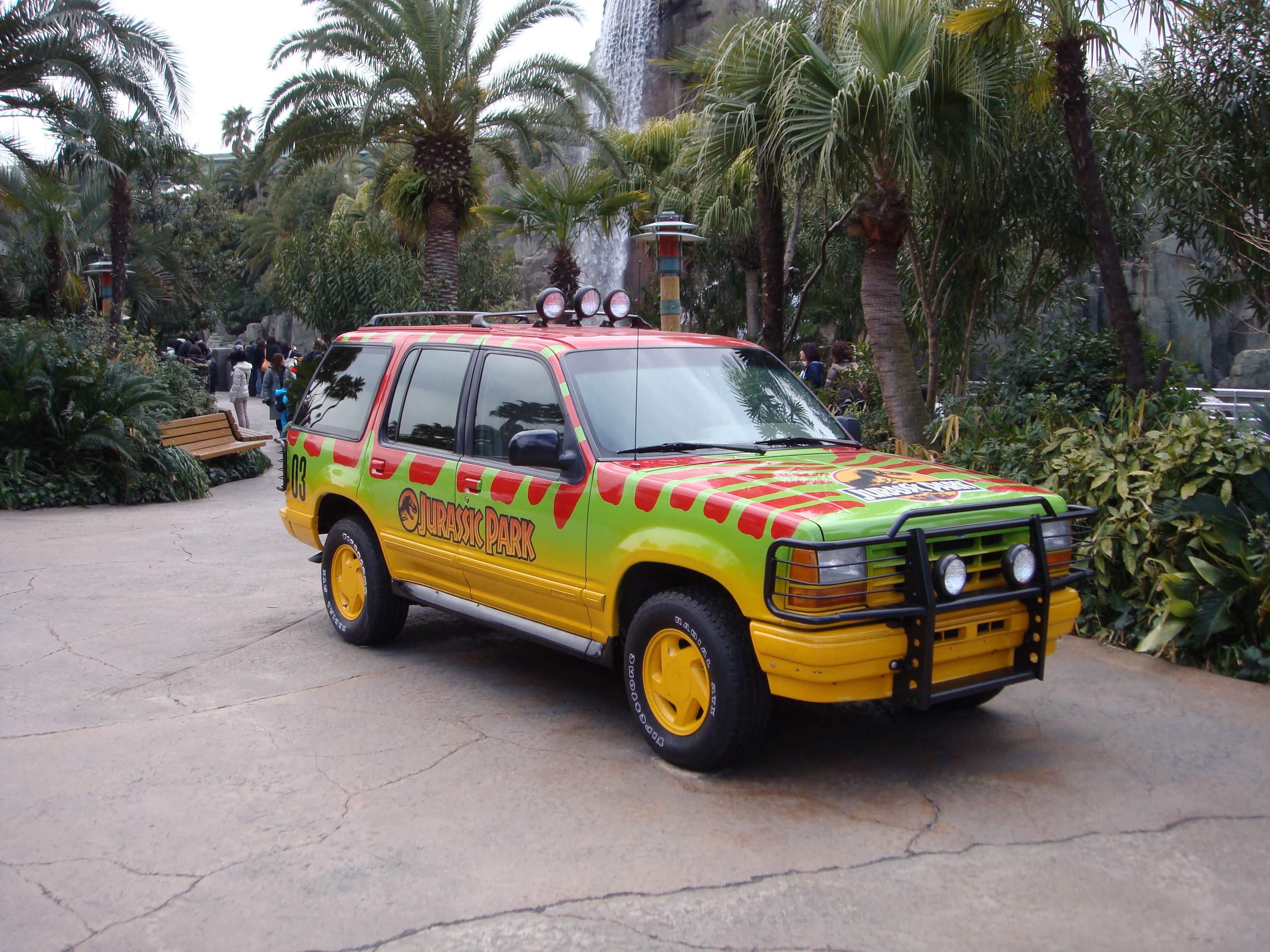 Jurassic_Park_car.jpg