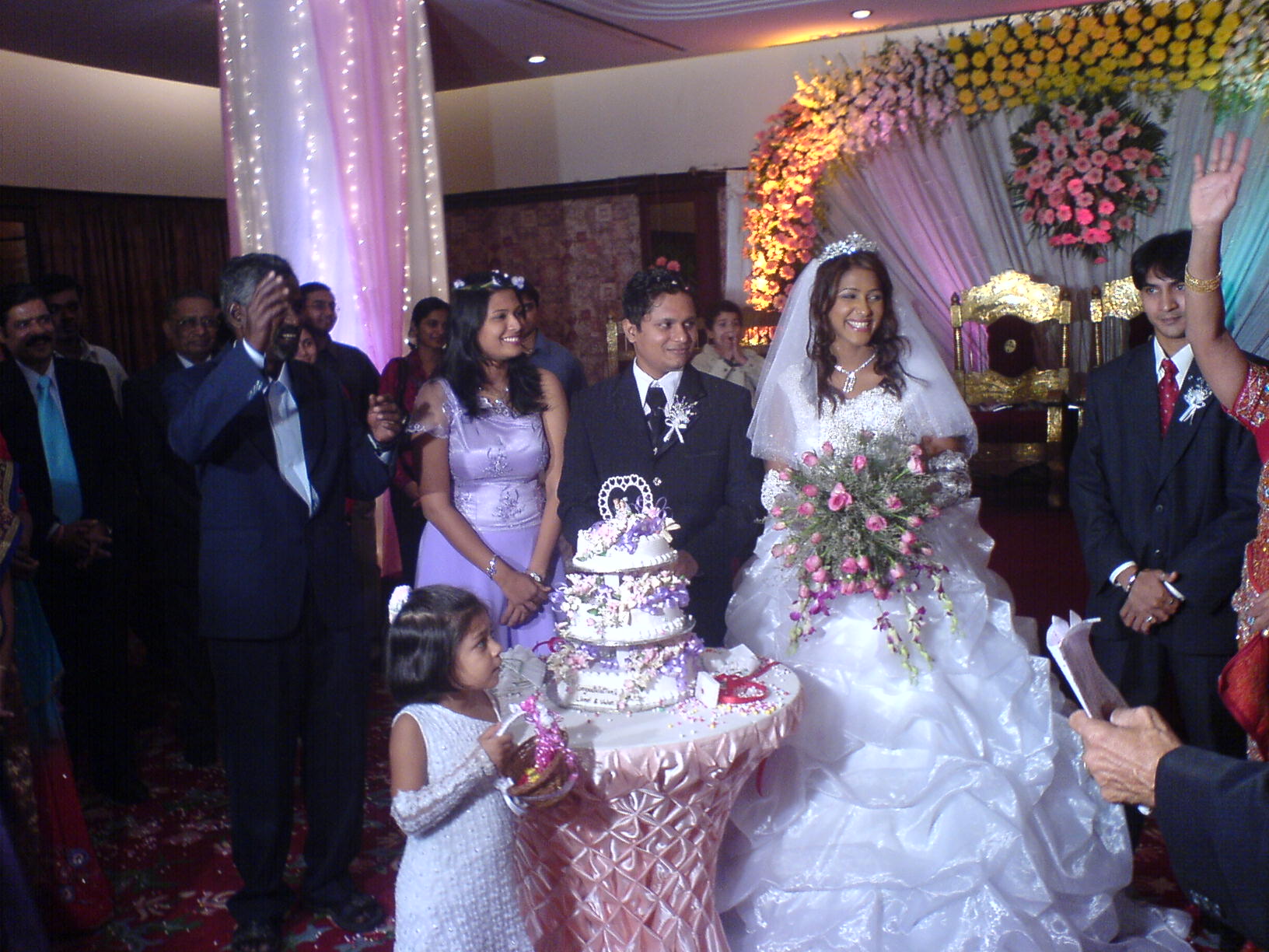 http://upload.wikimedia.org/wikipedia/commons/e/ed/Catholic_wedding_in_India.jpg