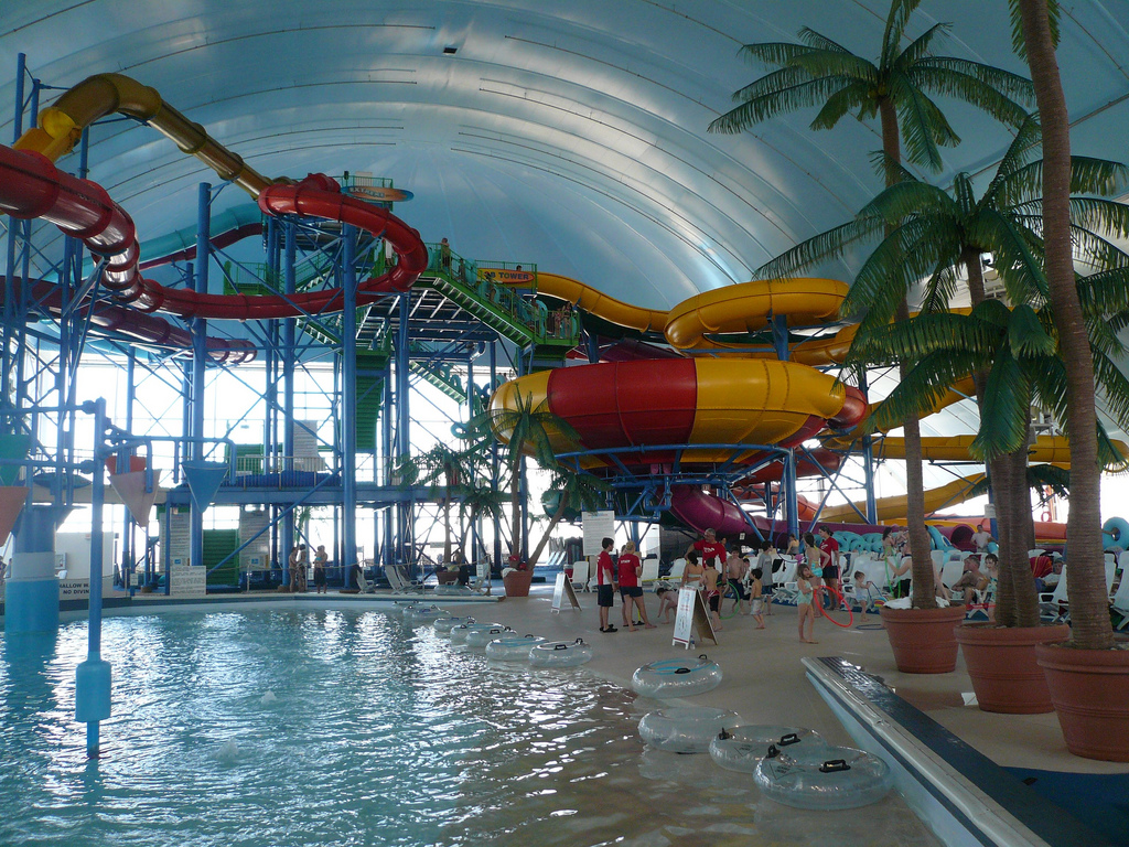 File:Slides Fallsview Water Park.jpg - Wikipedia, the free encyclopedia