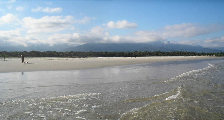 Praia de Itaguaré, Bertioga, São Paulo. Foto da Wikipédia