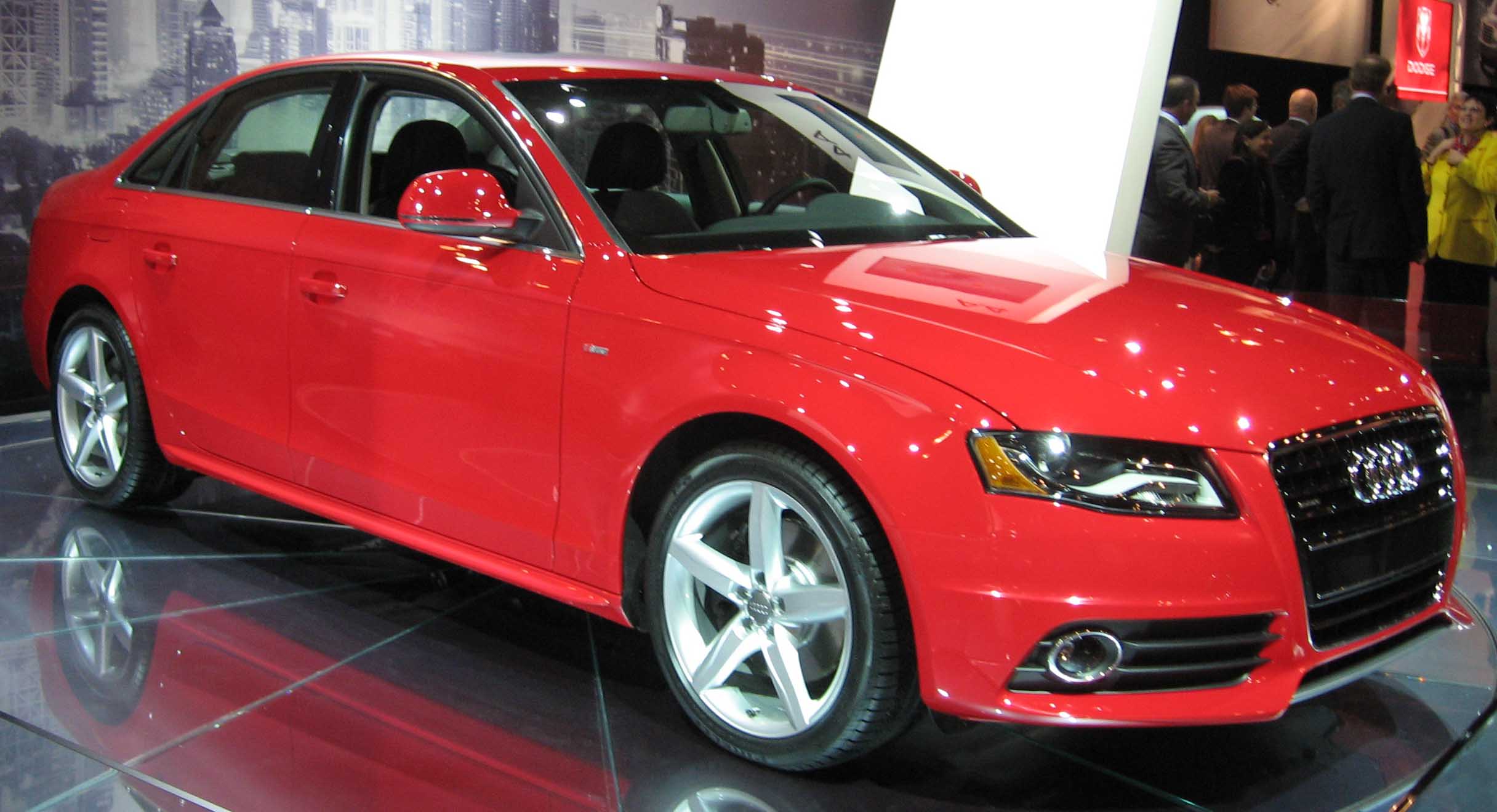 2009_Audi_A4_sedan_NY.jpg