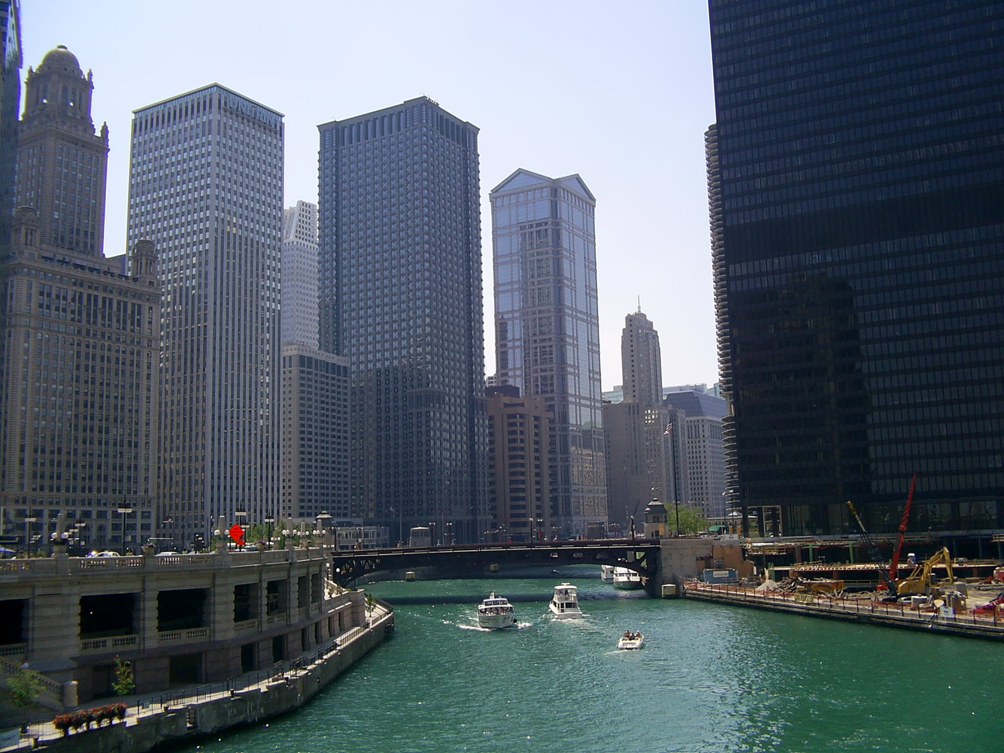 ไฟล์Chicago River from Michigan Ave.jpg วิกิพีเดีย