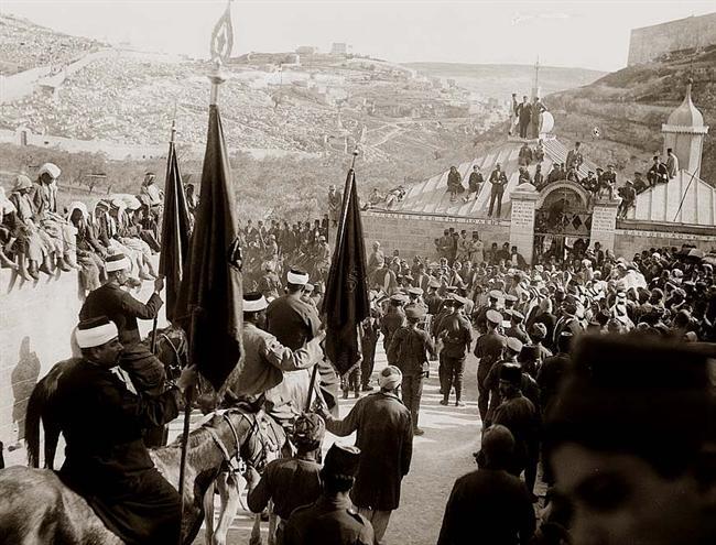 http://upload.wikimedia.org/wikipedia/commons/f/f0/Jerusalem-nabi-moussa-april-1920.jpg