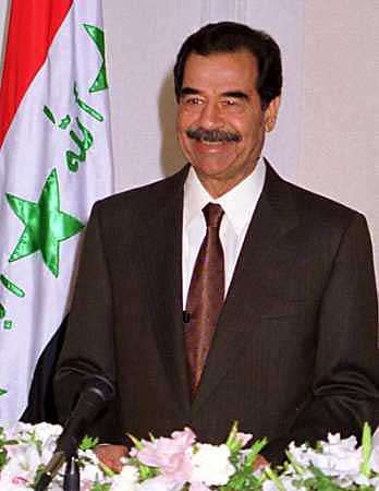 مأزق الاستراتيجية العسكرية العراقية في حربي 1991- 2003  Iraq,_Saddam_Hussein_(222)