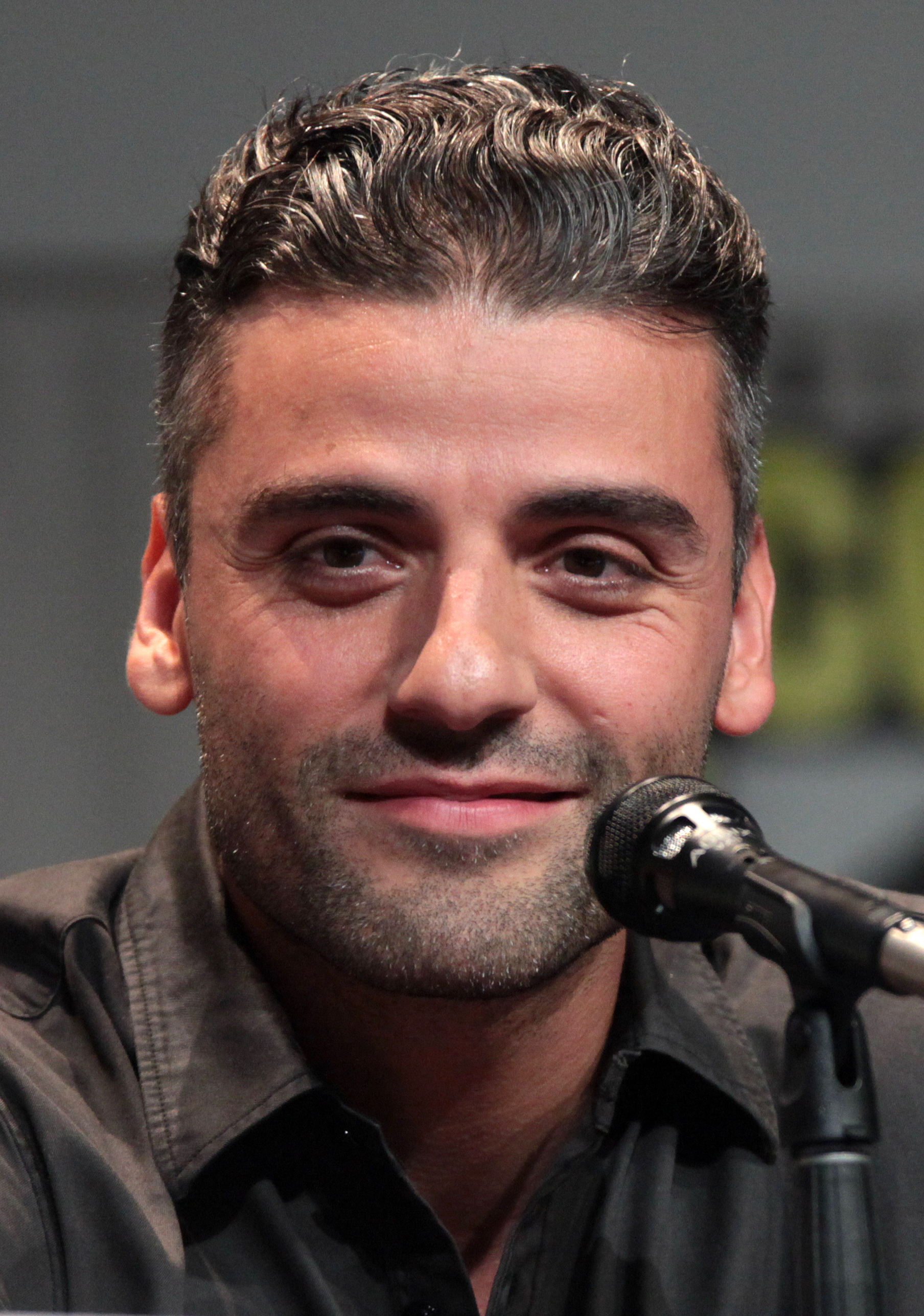 Der 45 Jahre alte 174 cm große Oscar Isaac im 2024 Foto