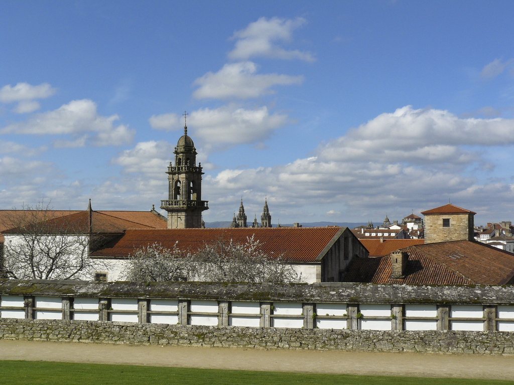 http://upload.wikimedia.org/wikipedia/commons/f/f3/Mosteiro_de_San_Domingos_de_Bonaval_-_Santiago_de_Compostela.jpg