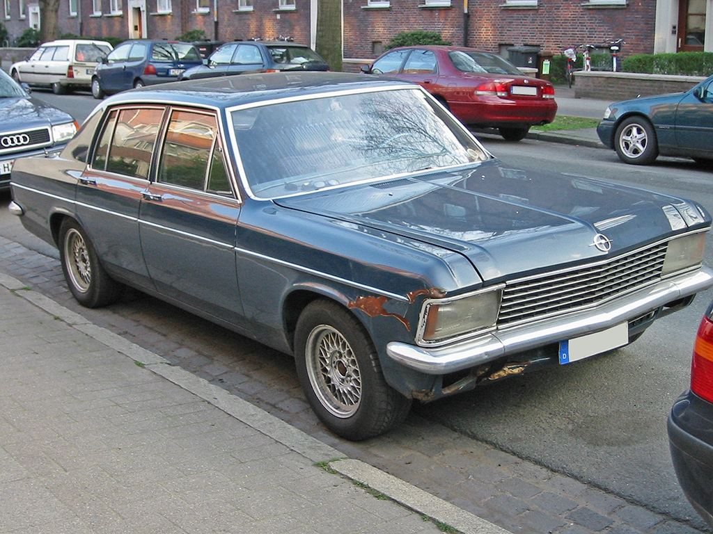 http://upload.wikimedia.org/wikipedia/commons/f/f3/Opel_admiral_v_sst.jpg