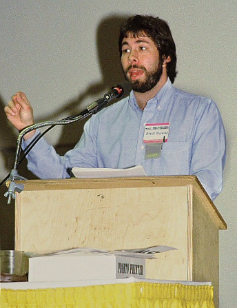 http://upload.wikimedia.org/wikipedia/commons/f/f3/Steve_Wozniak%2C_1983.jpg