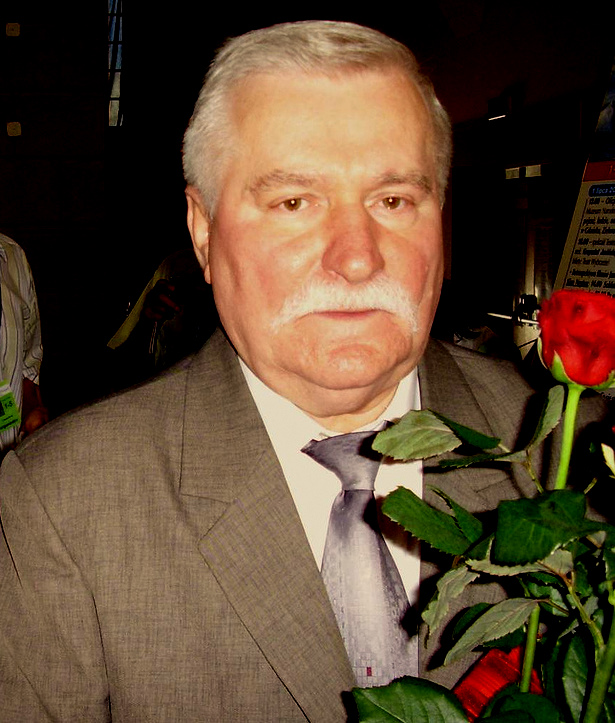 http://upload.wikimedia.org/wikipedia/commons/f/f4/Lech_Walesa.jpg