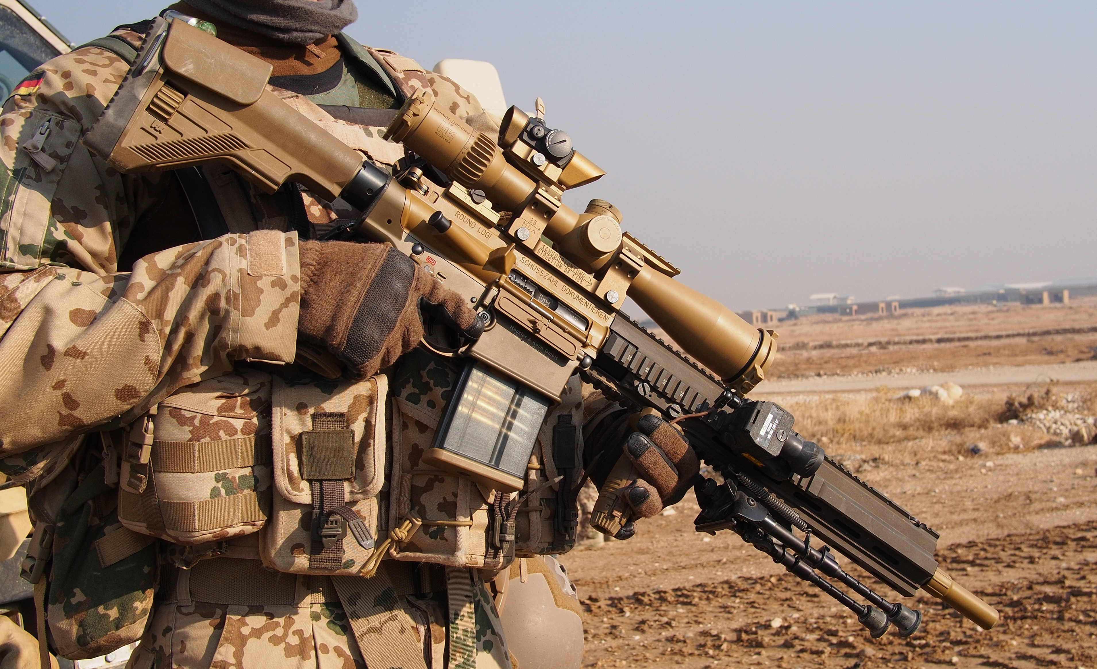 Soldado alemán con un HK G28.