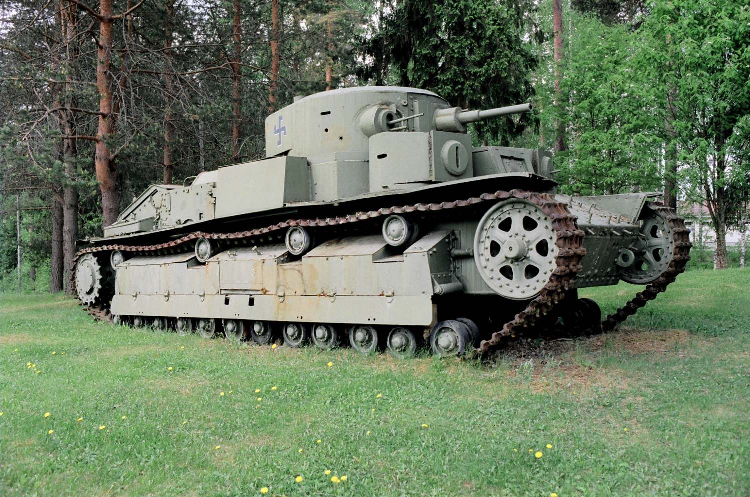 http://upload.wikimedia.org/wikipedia/commons/f/f5/T-28_tank_in_Mikkeli_20130531_001.jpg