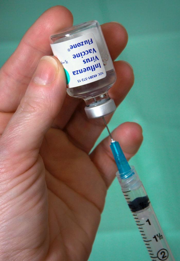 http://upload.wikimedia.org/wikipedia/commons/f/f6/Fluzone_vaccine_extracting.jpg?uselang=pl