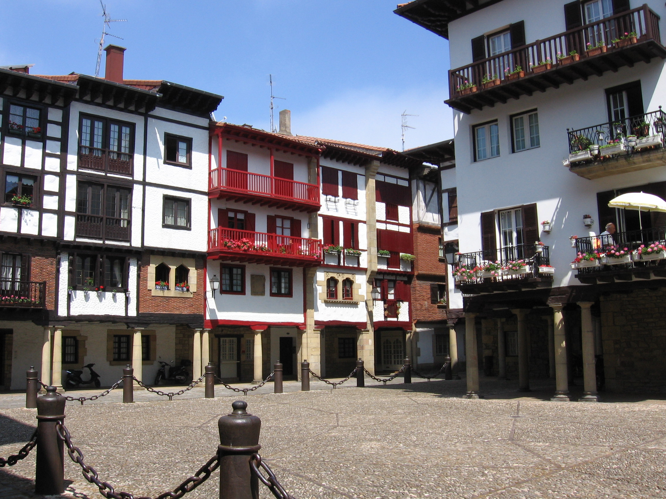 Hondarribia_plaza.jpg