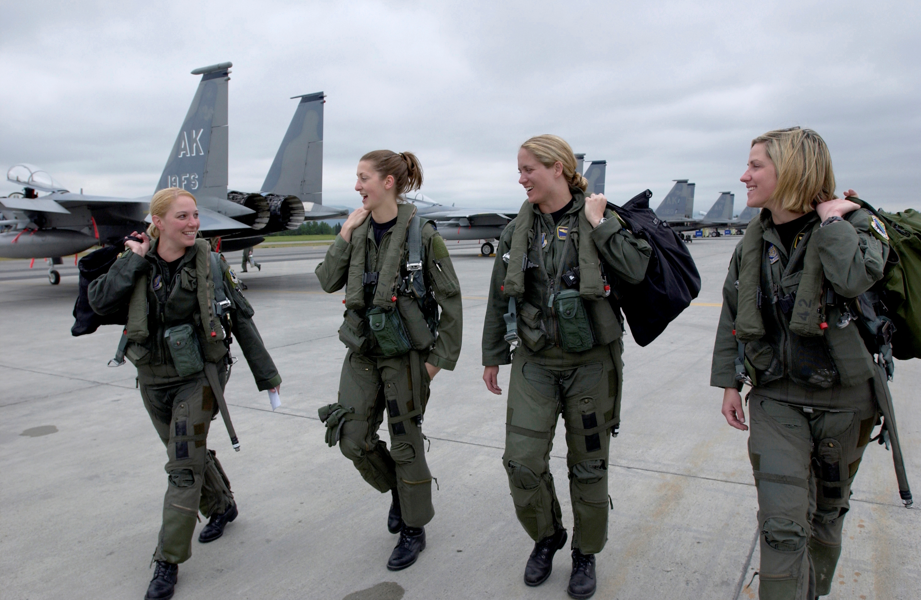 female pilots pictures