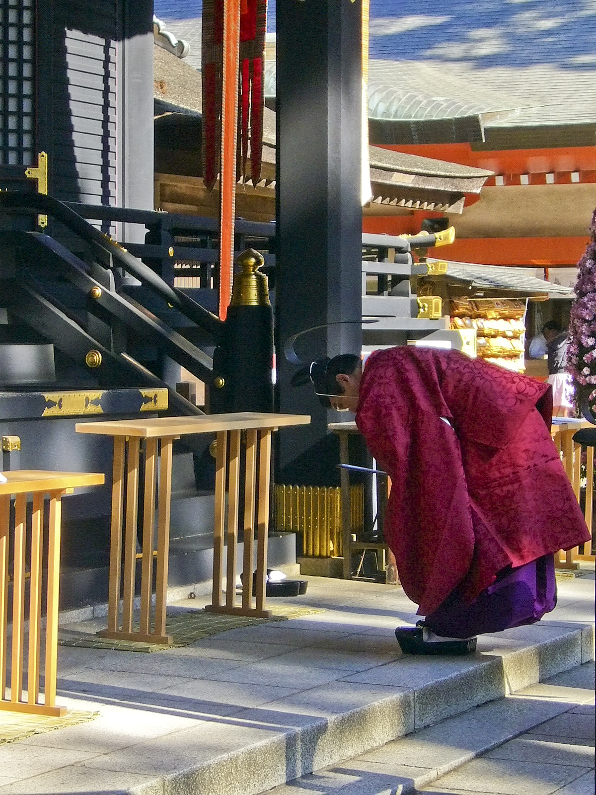 Wikipedia photo, Shinto priest dress