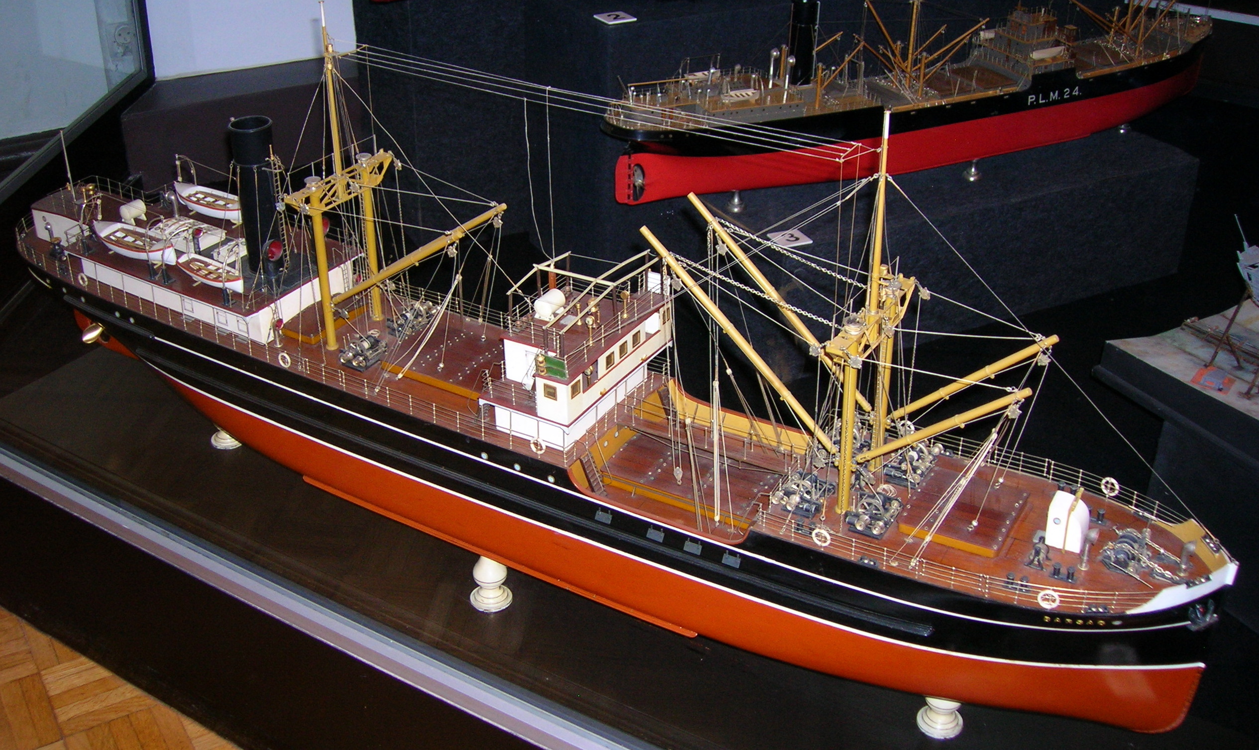 Description General cargo ship model.jpg