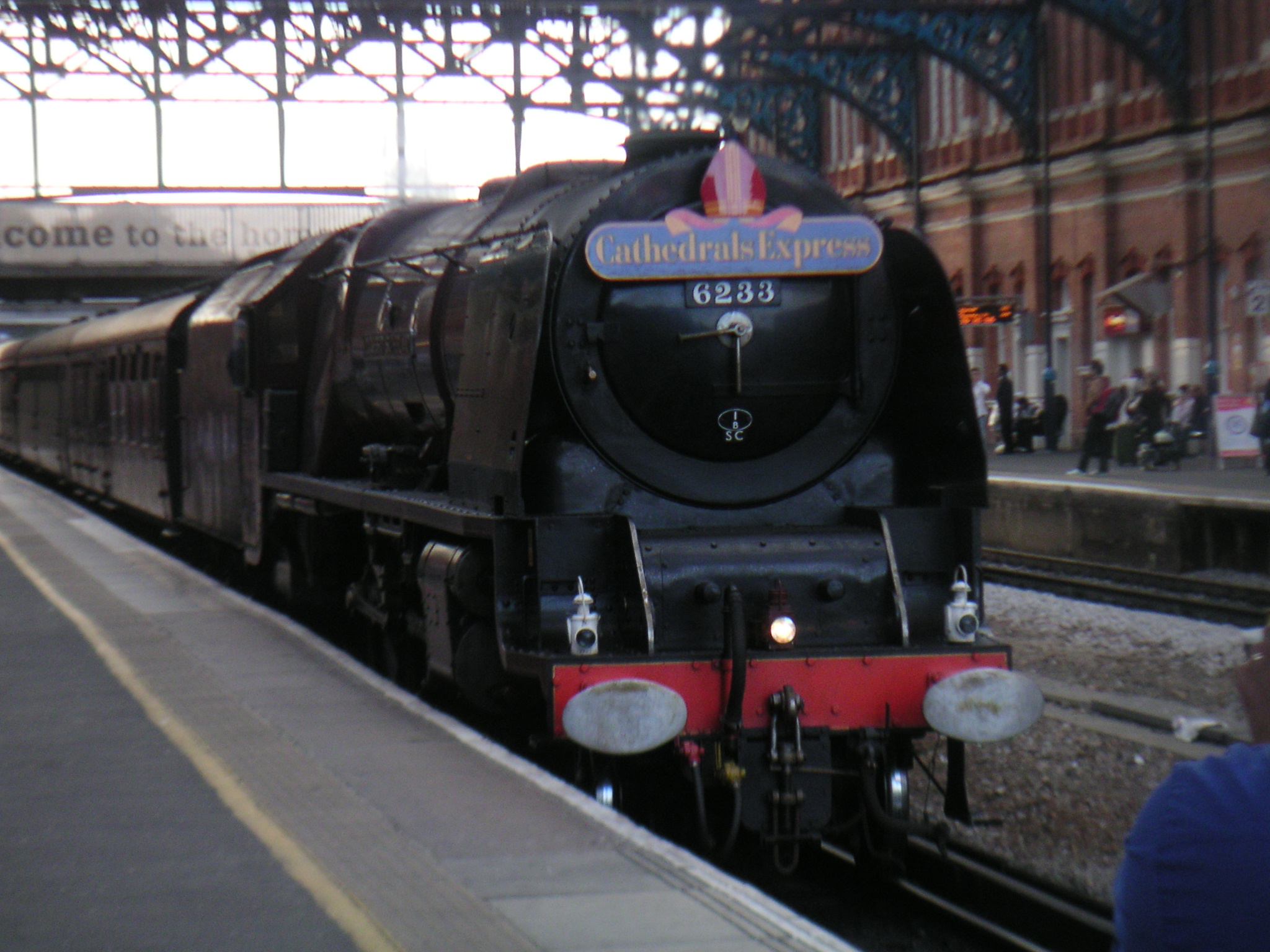 [Obrázek: 6233_at_Bournemouth_station.jpg]