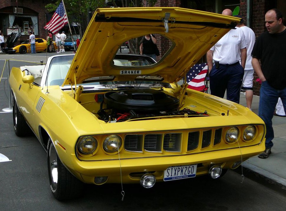 http://upload.wikimedia.org/wikipedia/commons/f/fc/SC06_1971_Plymouth_'Cuda_440.jpg