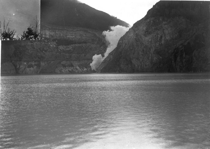 Berkas:COLLECTIE TROPENMUSEUM Solfataren aan de oostkant van het kratermeer van Kawah Idjen op Oost-Java TMnr 60009924.jpg