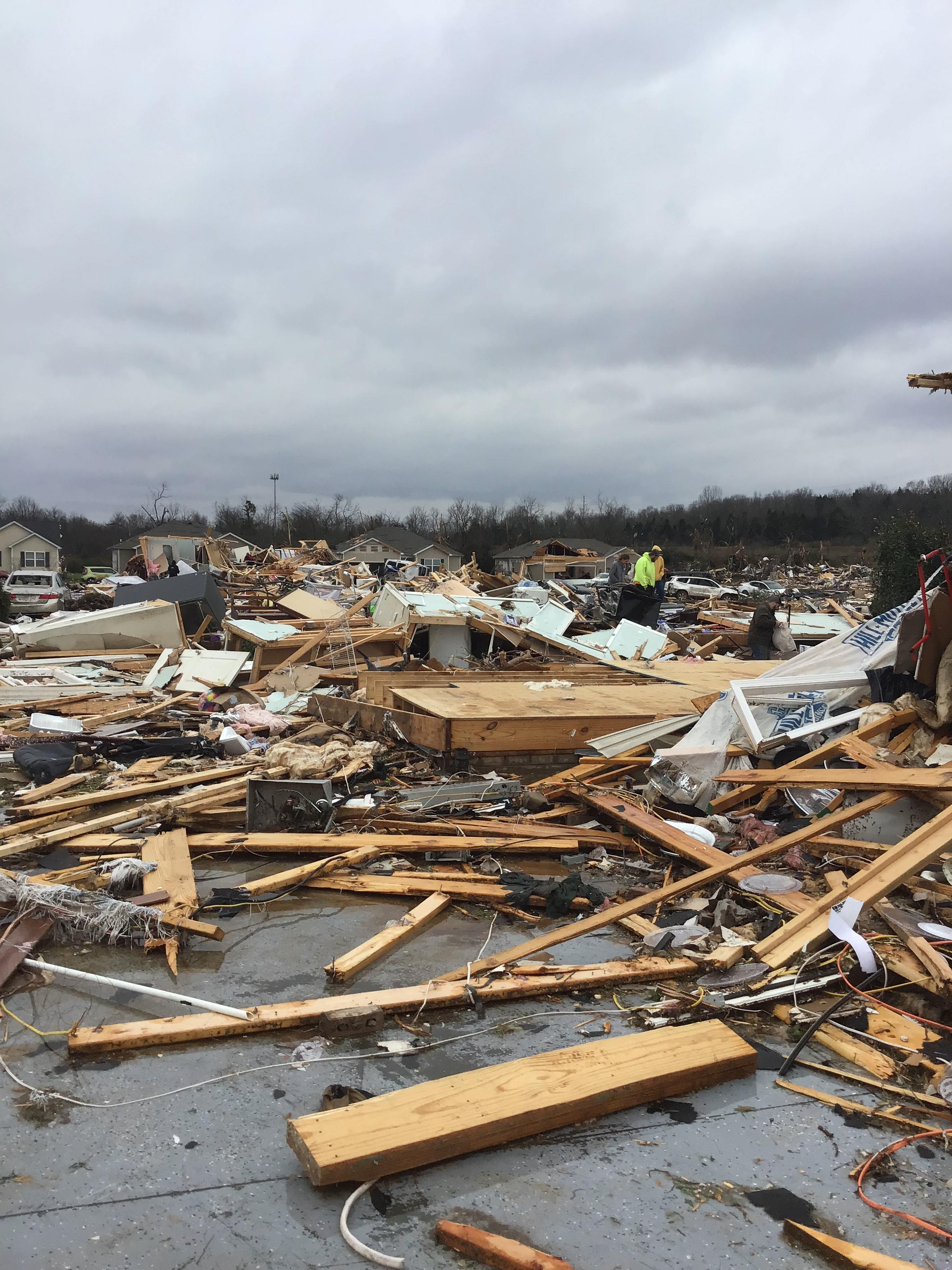 EF3 damage to a home in Bowling Green, KY.