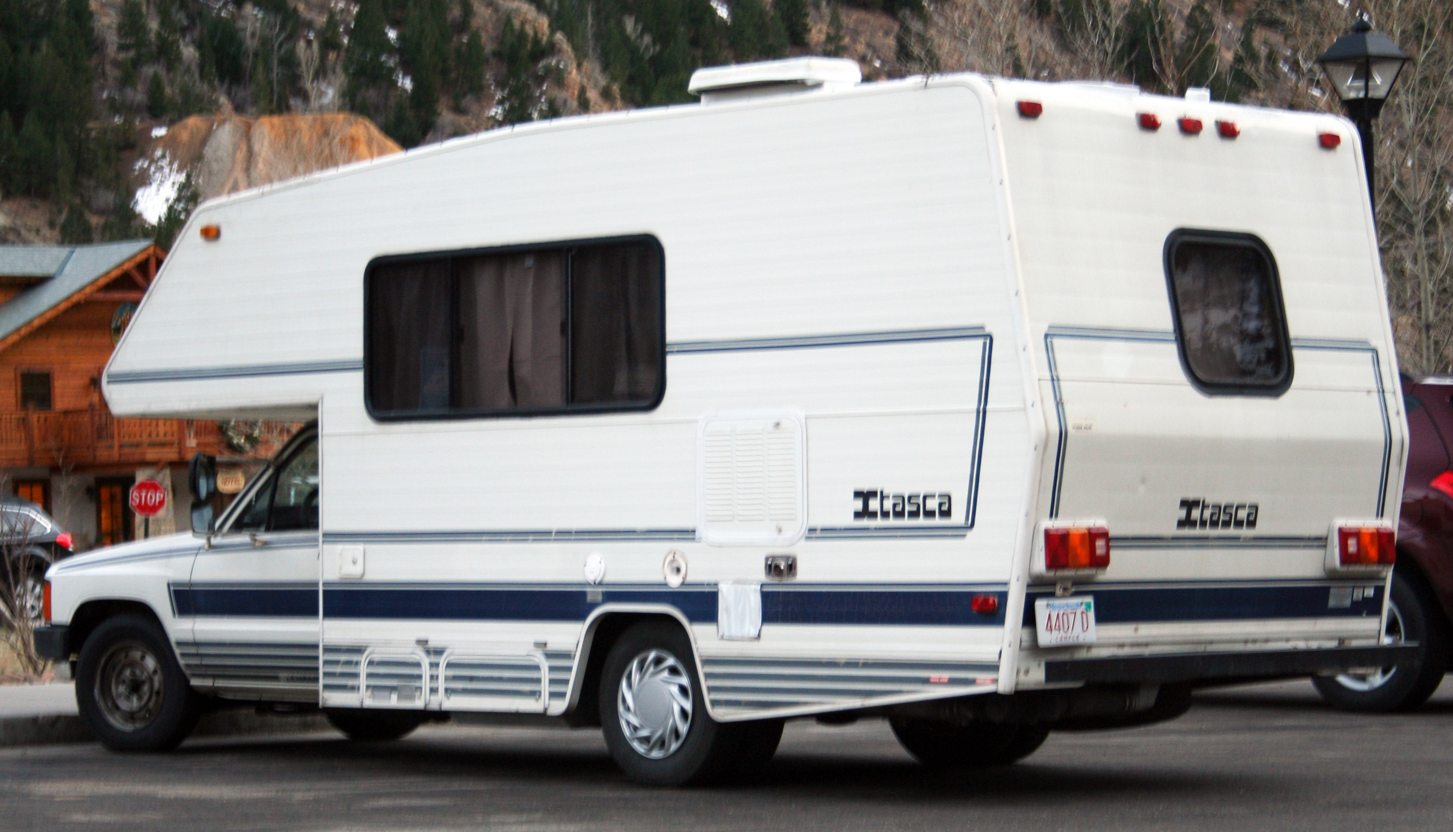 Itasca_Toyota_motorhome