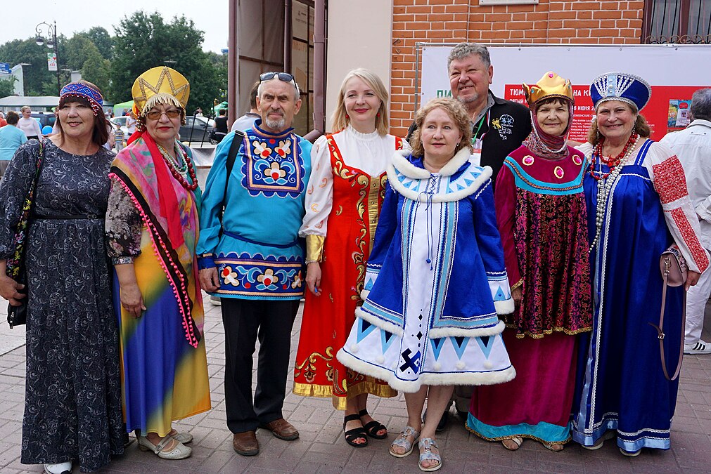 на параде национальных костюмов. Тюмень, 2019