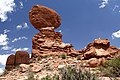 Arches Ulusal Parkı'nda "Balanced Rock (Dengeli Kaya)"