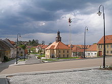 A főtér és a városháza